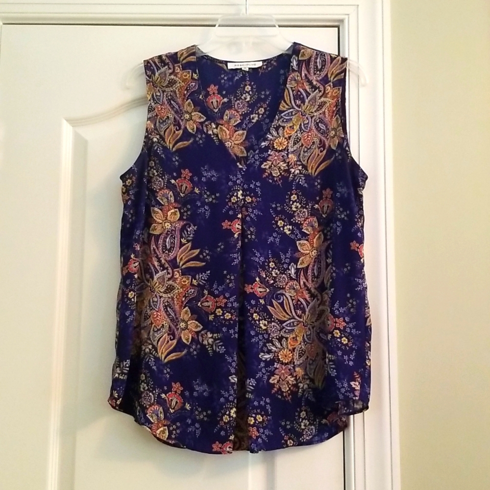 Rose + Olive sleeveless tunic  top